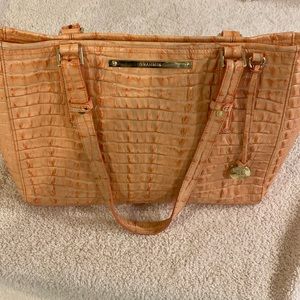 Make offer!Brahmin leather tote. EUC. Get it for Spring/Summer.